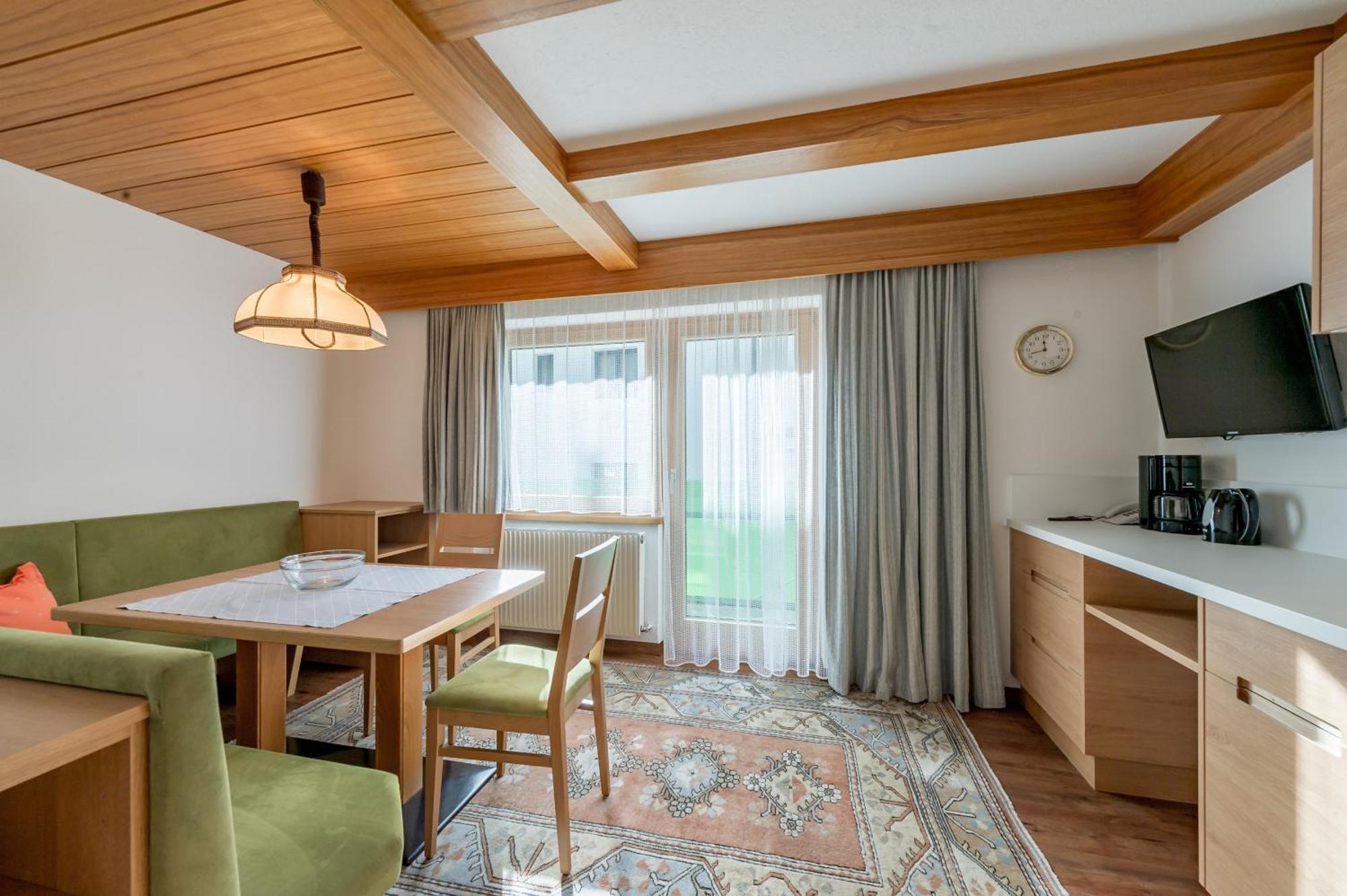 Apart Hotel Garni Wieser ゼルデン エクステリア 写真